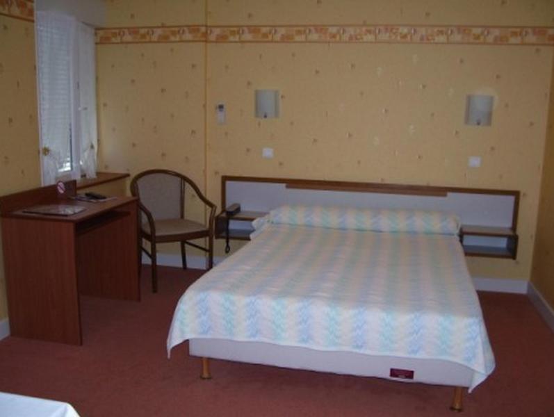 Hotel De L'Agriculture Дусиз Стая снимка