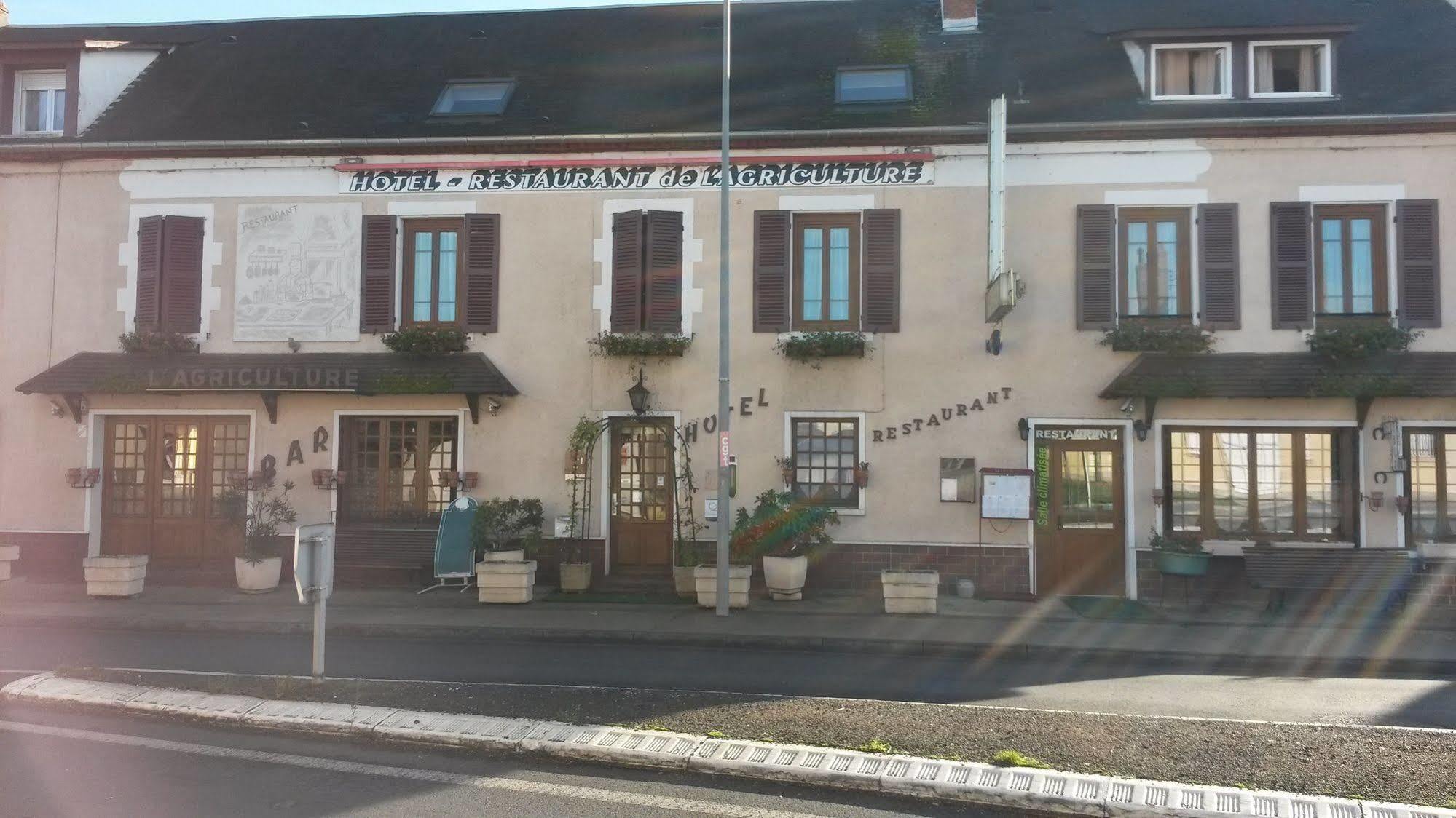 Hotel De L'Agriculture Дусиз Екстериор снимка